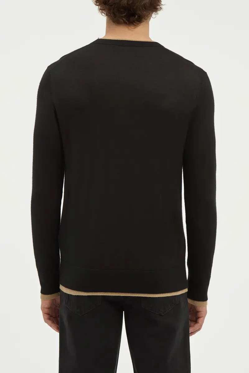 Gabriela Hearst Wells Reversible Knit Sweater in Black & Camel Cashmere Silk | Thumbnail 4 Gabriela Hearst Wells Reversible Knit Sweater in Black & Camel Cashmere Silk | Thumbnail 4