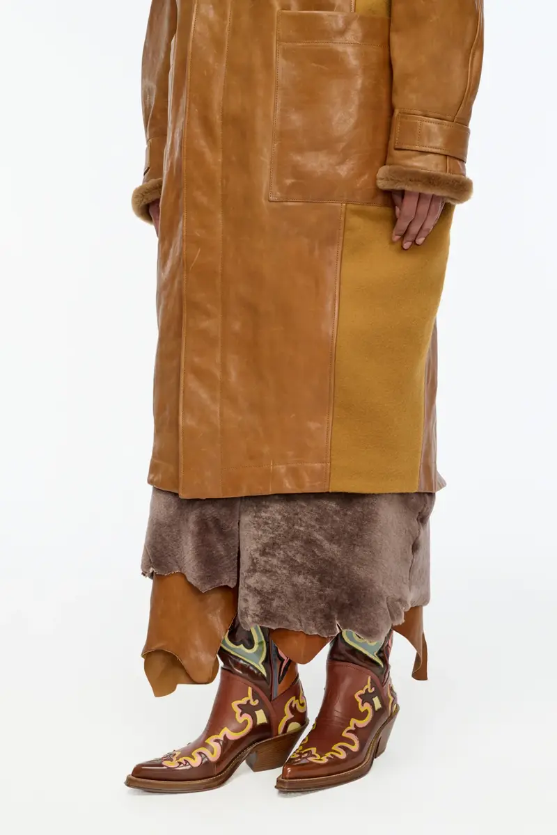 Gabriela Hearst Arbor Cocoon Coat in Cognac Vachetta Leather | Thumbnail 9