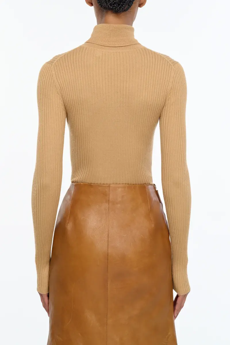 Gabriela Hearst Peppe Knit Turtleneck in Camel Cashmere Silk | Thumbnail 4