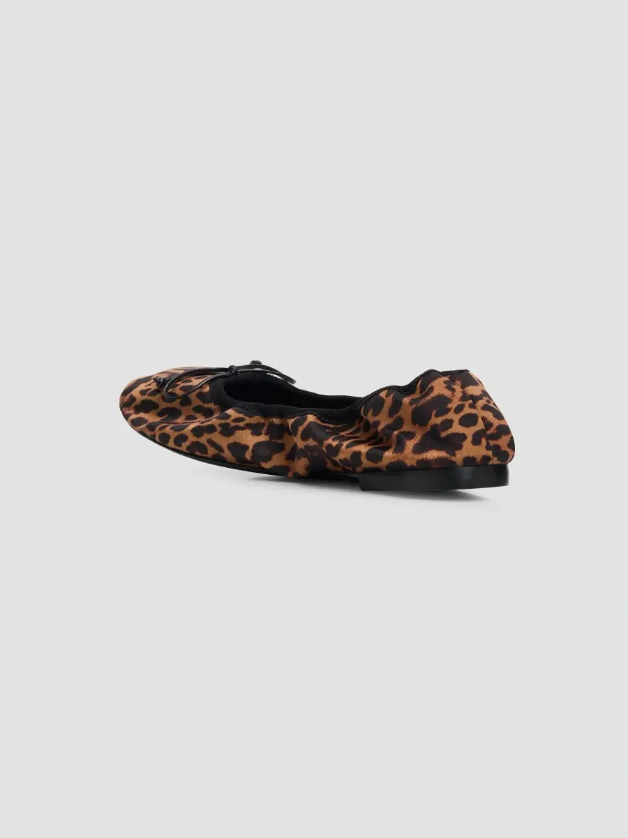 Stuart Weitzman Women's Nia Leopard-Print Ballet Flats | Thumbnail 4 Stuart Weitzman Women's Nia Leopard-Print Ballet Flats | Thumbnail 4