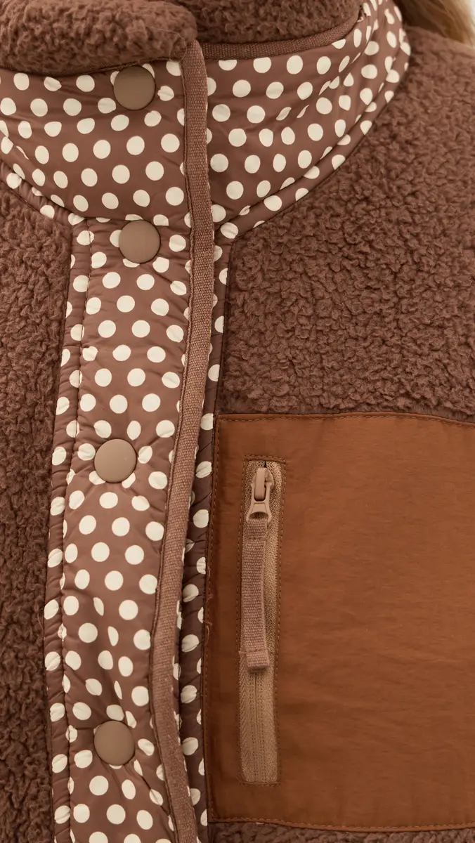 THE GREAT. Outdoors The Plush Crosswind Vest | Thumbnail 6 THE GREAT. Outdoors The Plush Crosswind Vest | Thumbnail 6