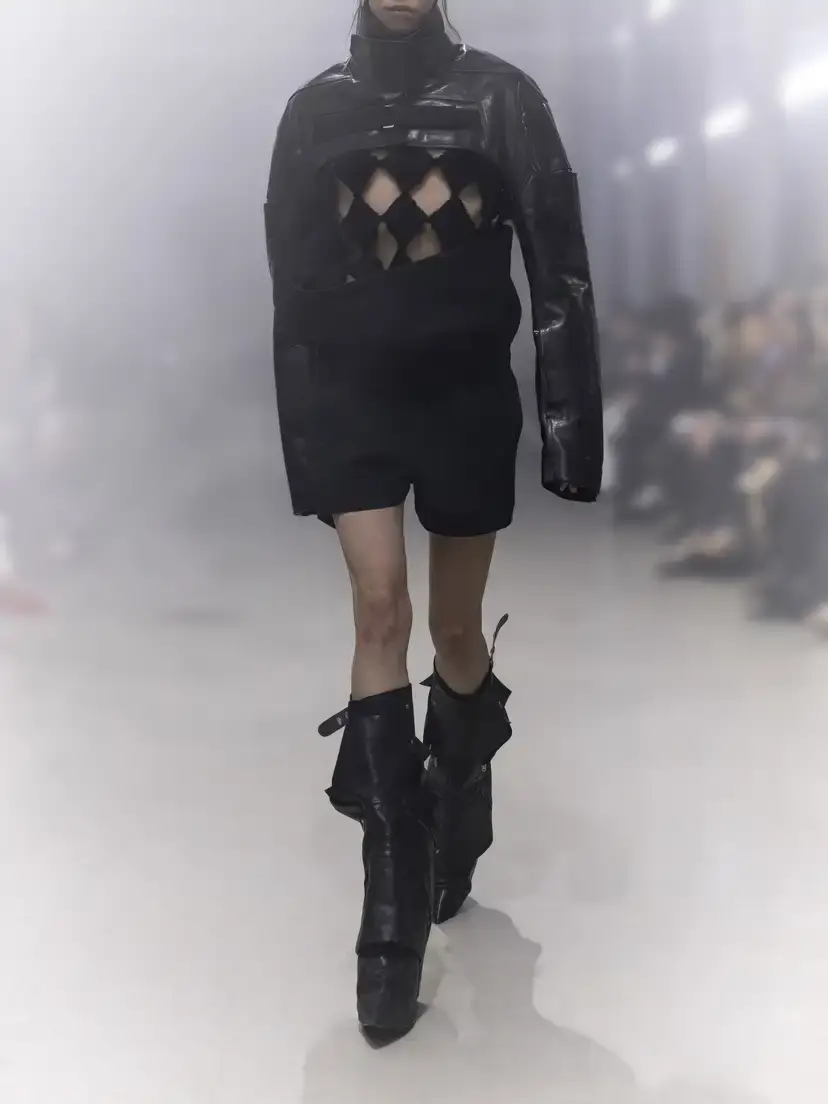 Rick Owens Sarutanya Macrame Cashmere And Silk-blend Vest - Black | Thumbnail 6 Rick Owens Sarutanya Macrame Cashmere And Silk-blend Vest - Black | Thumbnail 6