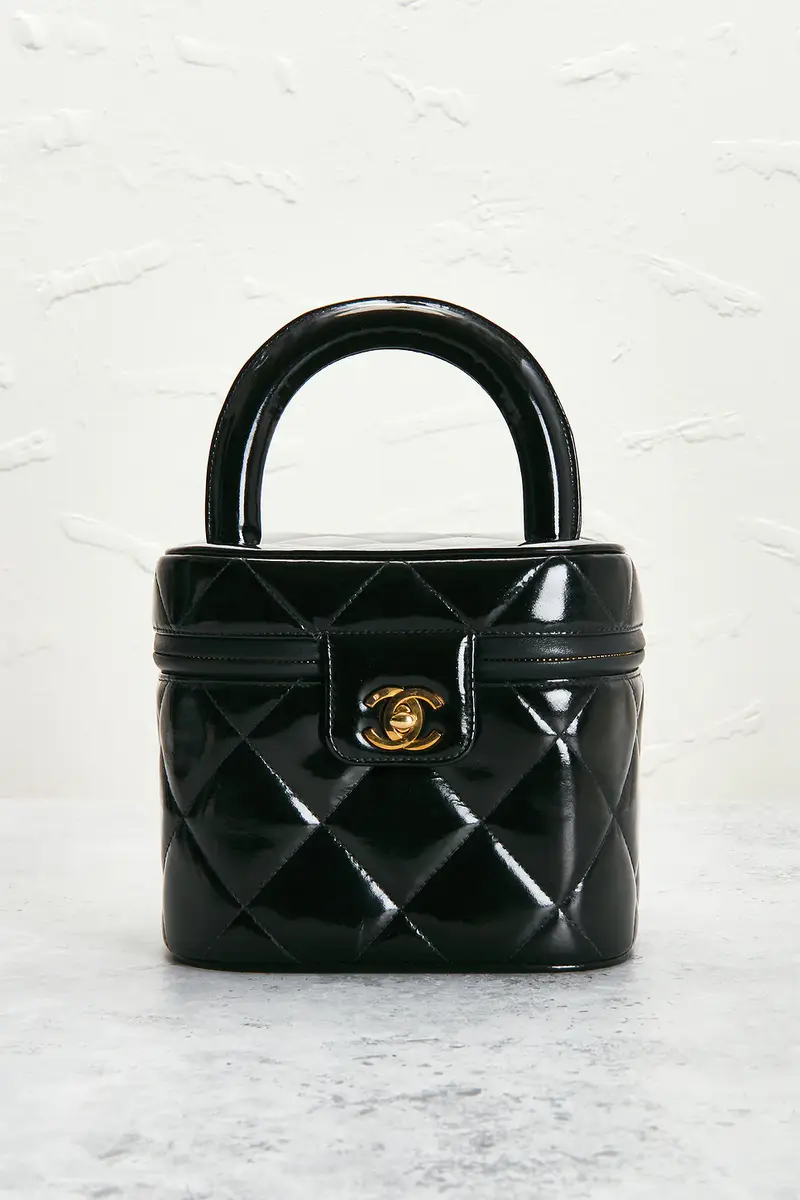 Chanel Chanel Patent Vintage Vanity Case | Thumbnail 2