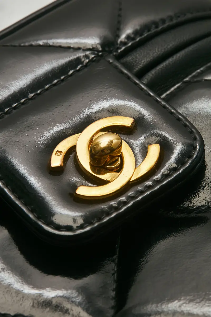 Chanel Chanel Patent Vintage Vanity Case | Thumbnail 5