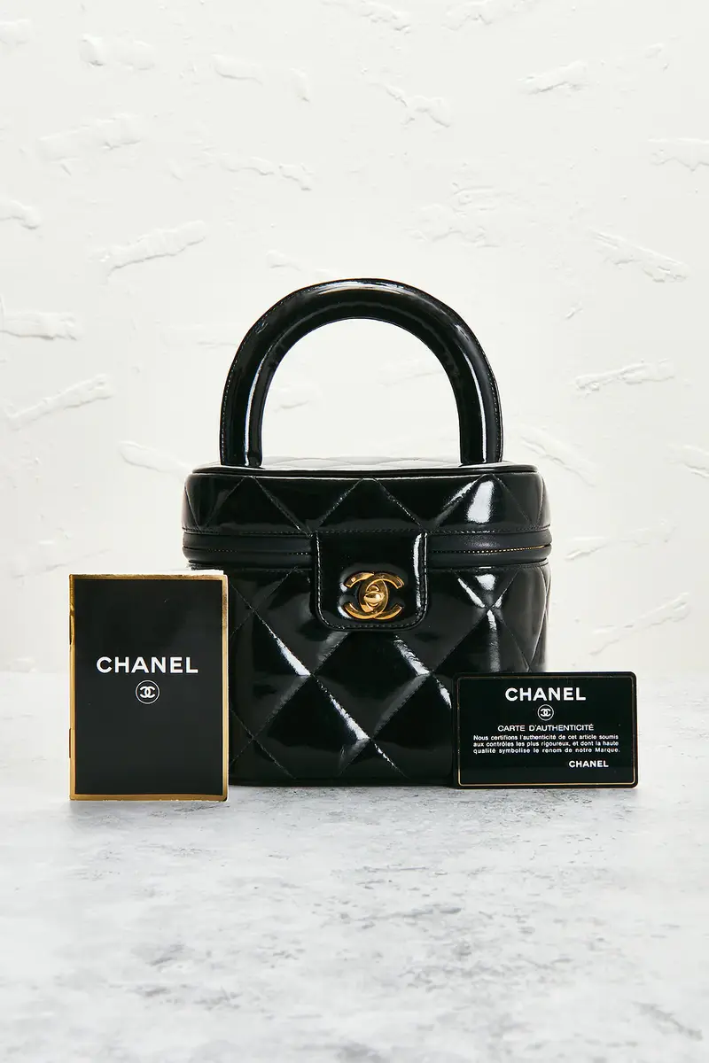 Chanel Chanel Patent Vintage Vanity Case | Thumbnail 9