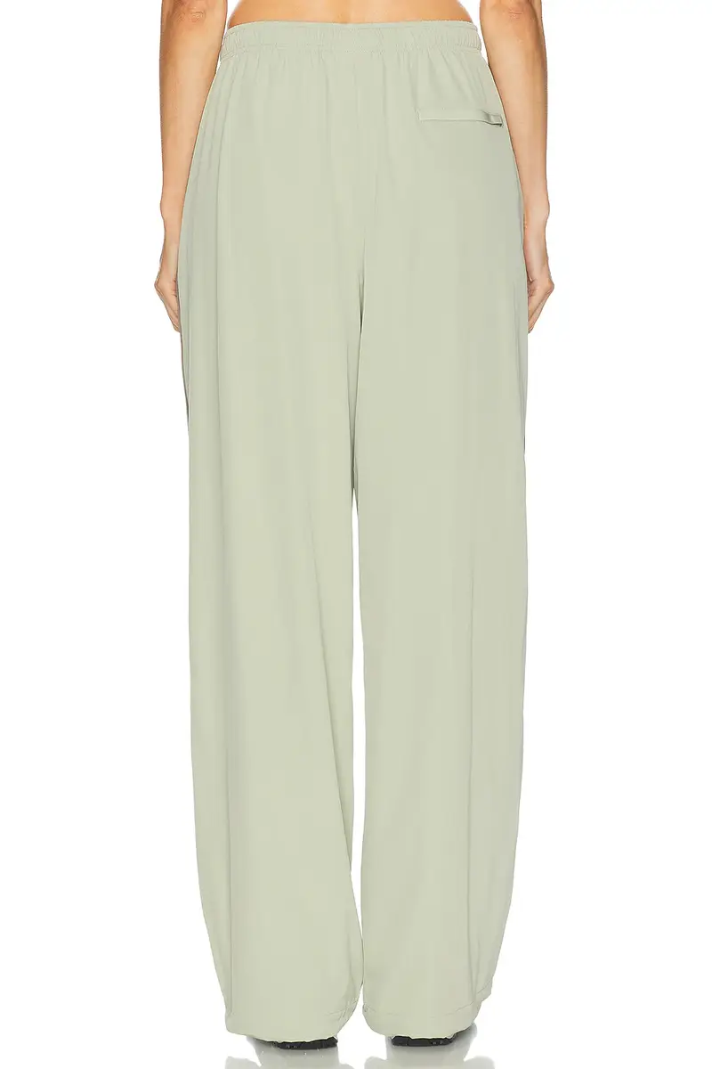 NikeSKIMS Stretch Nylon Oversized Pant | Thumbnail 4 NikeSKIMS Stretch Nylon Oversized Pant | Thumbnail 4