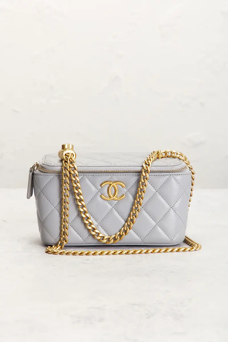 Chanel Chanel Lambskin Small All Slide Long Vanity Case | Thumbnail 2 Chanel Chanel Lambskin Small All Slide Long Vanity Case | Thumbnail 2