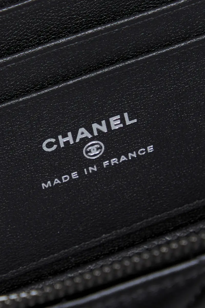 Chanel Chanel Lambskin Small So Black Vanity Case | Thumbnail 5 Chanel Chanel Lambskin Small So Black Vanity Case | Thumbnail 5