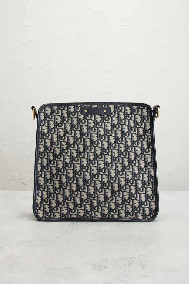 Dior Dior Oblique Montaigne 30 Crossbody Bag | Thumbnail 3 Dior Dior Oblique Montaigne 30 Crossbody Bag | Thumbnail 3