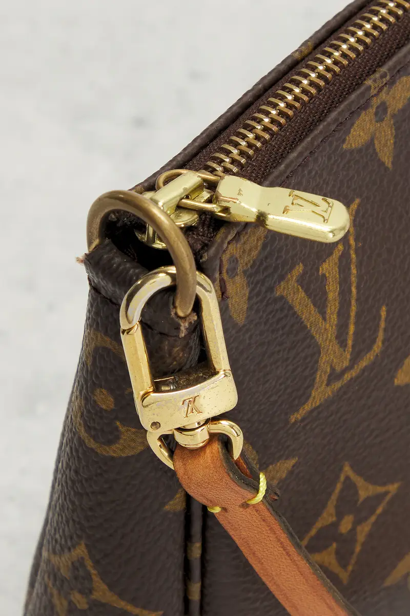Louis Vuitton Louis Vuitton Monogram Pochette Accessoires Shoulder Bag | Thumbnail 6 Louis Vuitton Louis Vuitton Monogram Pochette Accessoires Shoulder Bag | Thumbnail 6