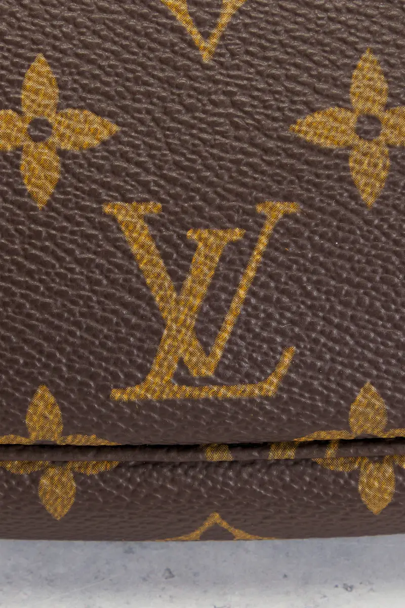 Louis Vuitton Louis Vuitton Monogram Pochette Accessoires Shoulder Bag | Thumbnail 8 Louis Vuitton Louis Vuitton Monogram Pochette Accessoires Shoulder Bag | Thumbnail 8
