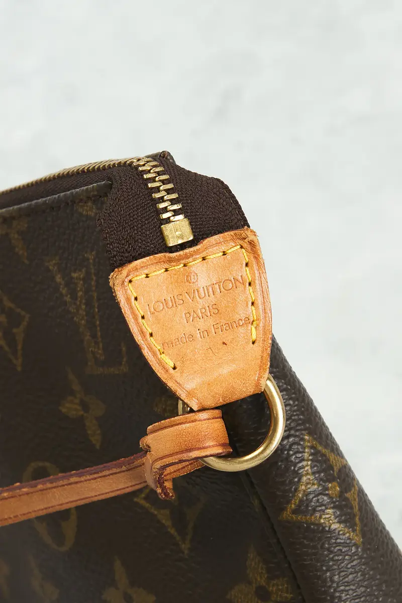 Louis Vuitton Louis Vuitton Monogram Pochette Accessoires Shoulder Bag | Thumbnail 5 Louis Vuitton Louis Vuitton Monogram Pochette Accessoires Shoulder Bag | Thumbnail 5
