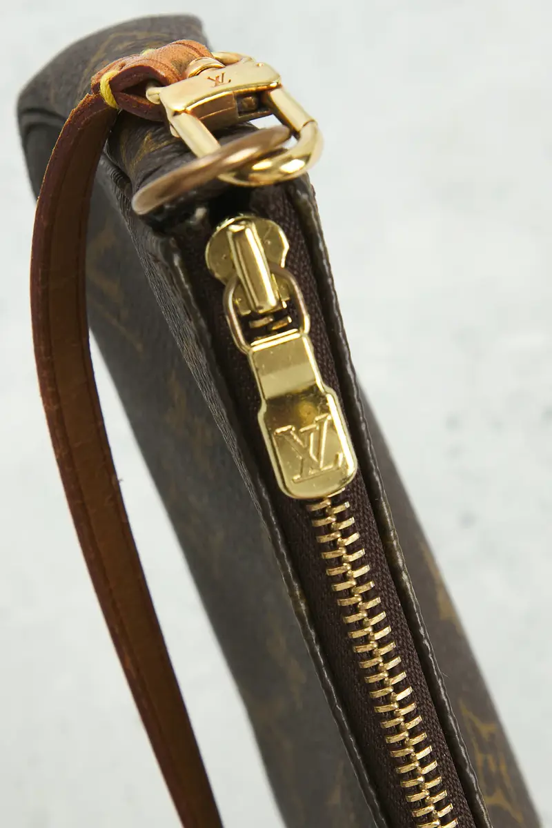 Louis Vuitton Louis Vuitton Monogram Pochette Accessoires Shoulder Bag | Thumbnail 7 Louis Vuitton Louis Vuitton Monogram Pochette Accessoires Shoulder Bag | Thumbnail 7