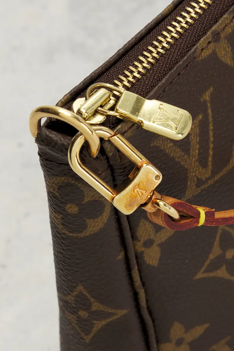 Louis Vuitton Louis Vuitton Monogram Pochette Accessoires Shoulder Bag | Thumbnail 6 Louis Vuitton Louis Vuitton Monogram Pochette Accessoires Shoulder Bag | Thumbnail 6