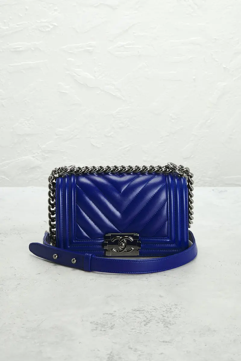 Chanel Chanel Calfskin Small Boy Bag | Thumbnail 2