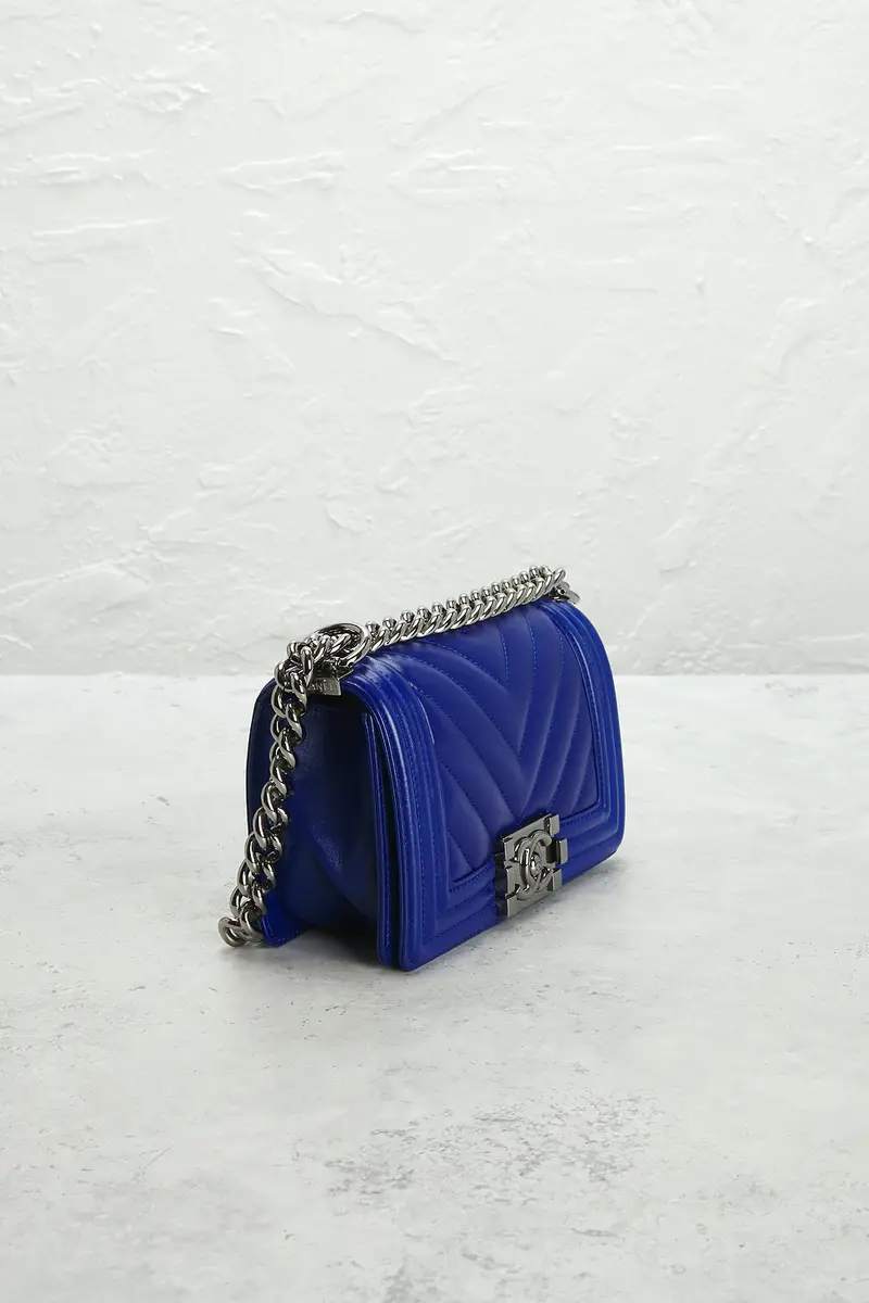 Chanel Chanel Calfskin Small Boy Bag | Thumbnail 4