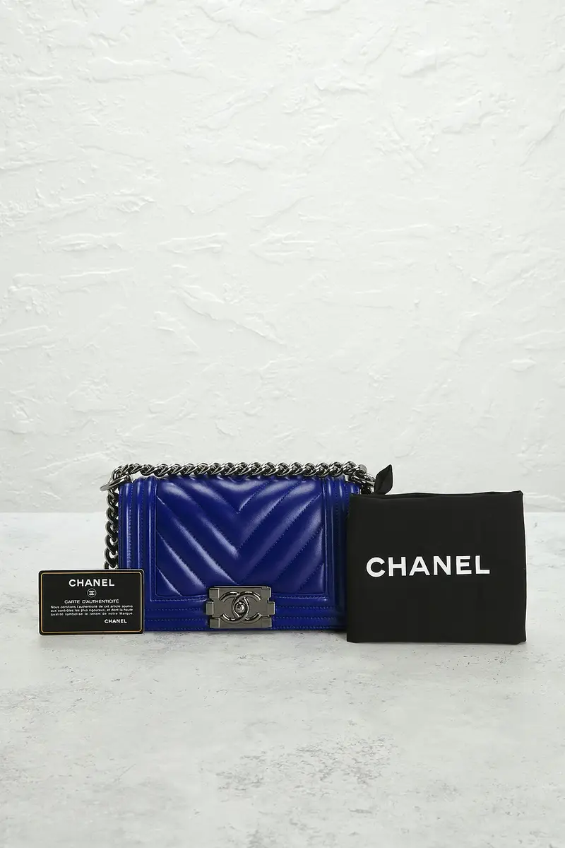 Chanel Chanel Calfskin Small Boy Bag | Thumbnail 9