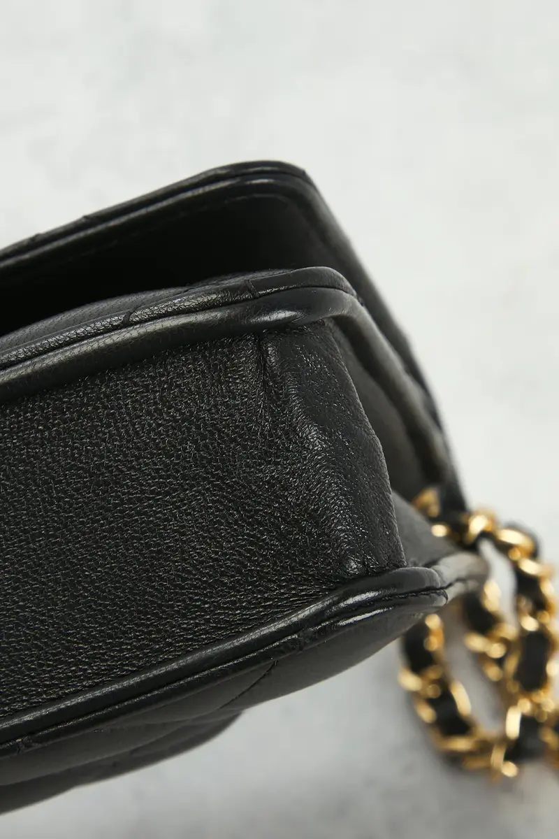 Chanel Chanel Lambskin Classic Wallet On Chain | Thumbnail 8