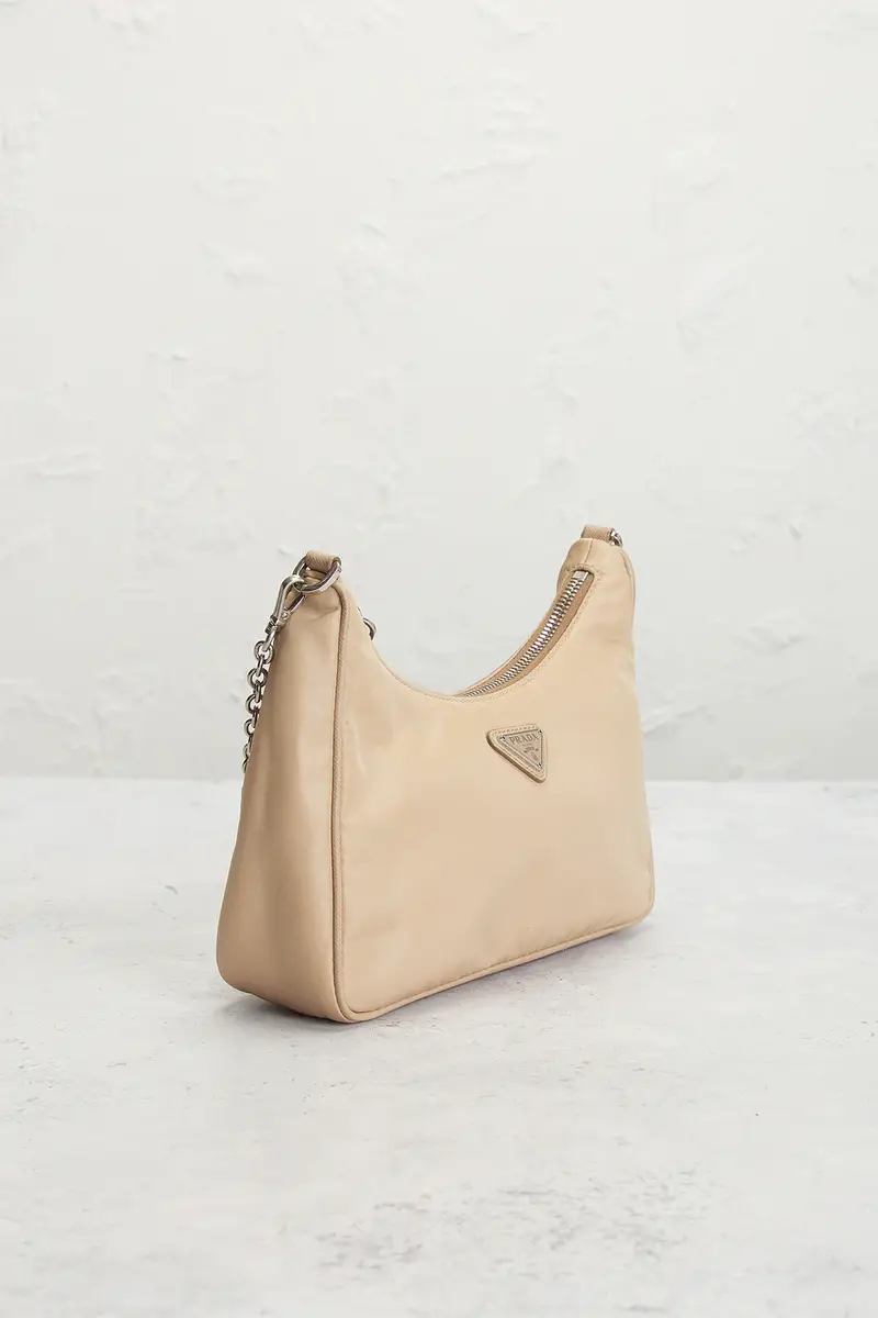 Prada Prada Re Edition 2005 Re-Nylon Shoulder Bag | Thumbnail 4 Prada Prada Re Edition 2005 Re-Nylon Shoulder Bag | Thumbnail 4