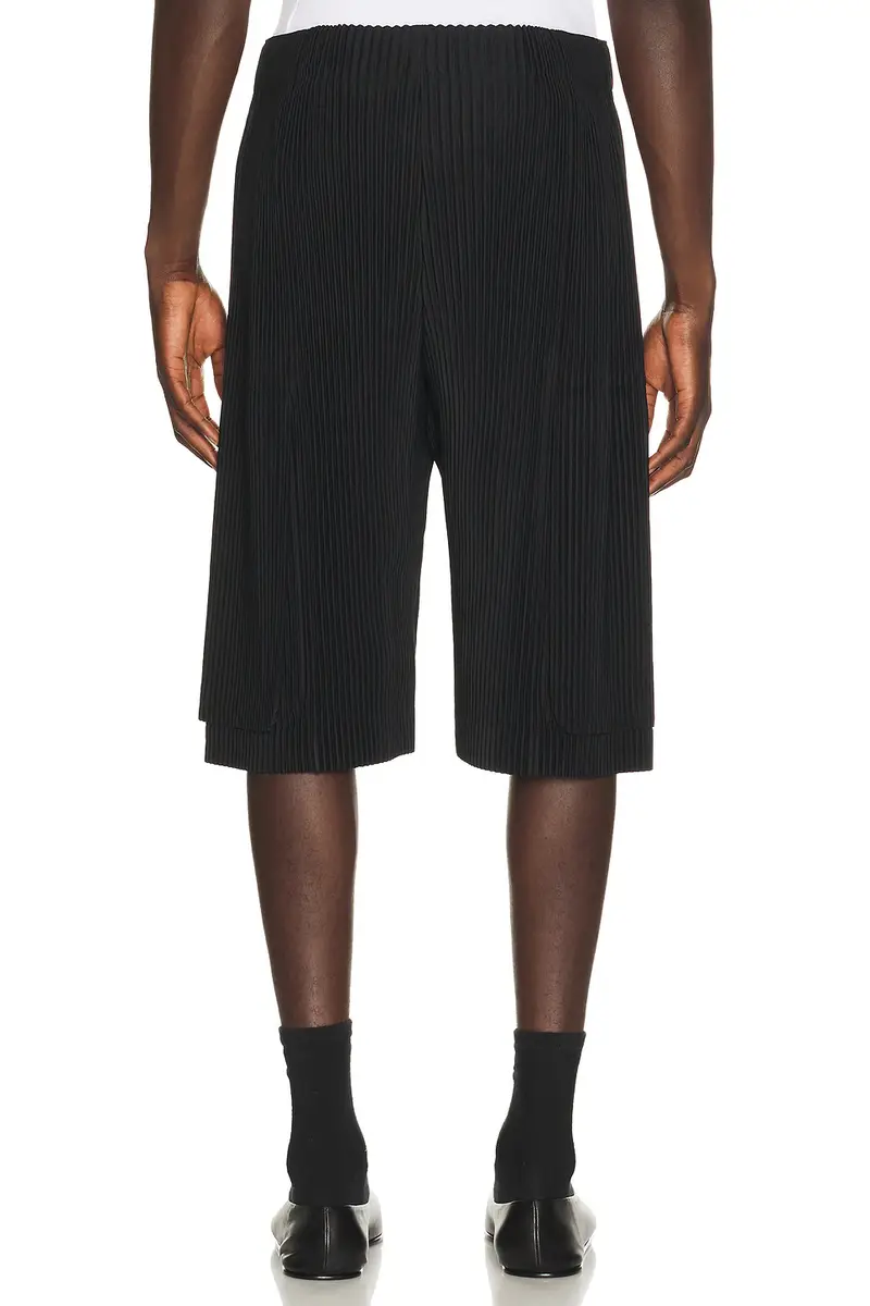 Homme Plissé Issey Miyake Monthly Colors September Short | Thumbnail 4 Homme Plissé Issey Miyake Monthly Colors September Short | Thumbnail 4