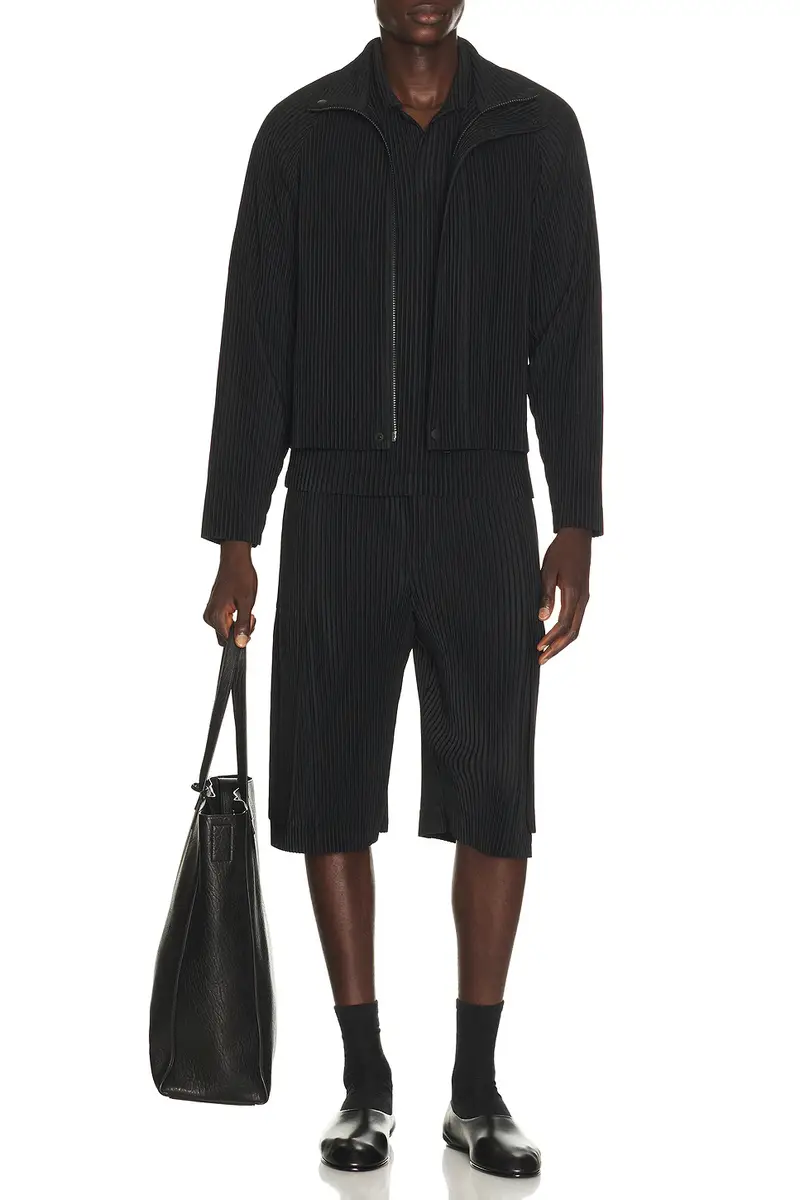 Homme Plissé Issey Miyake Monthly Colors September Short | Thumbnail 5 Homme Plissé Issey Miyake Monthly Colors September Short | Thumbnail 5