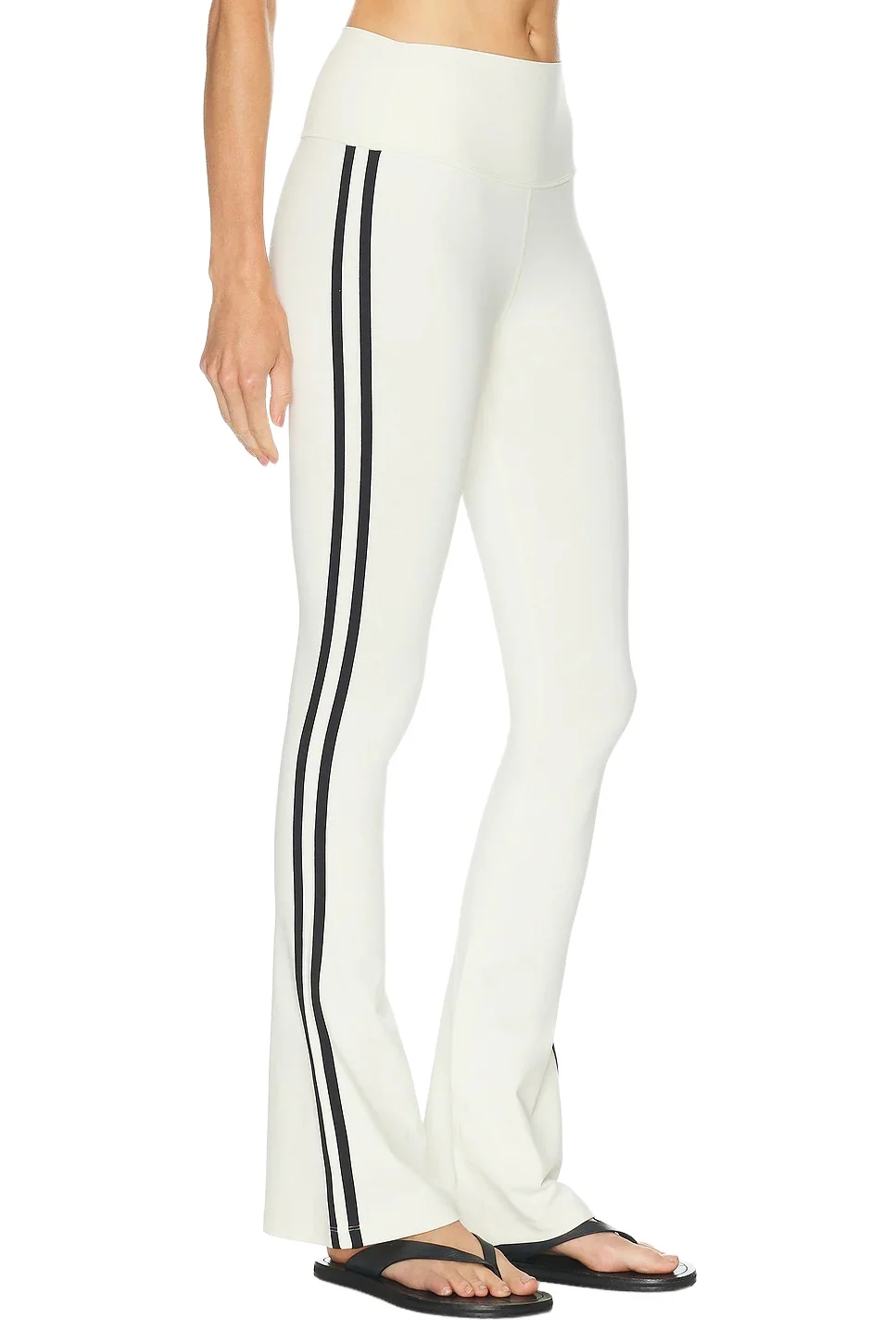Raquel Highwaist Supplex Flare 32 Legging Raquel Highwaist Supplex Flare 32 Legging