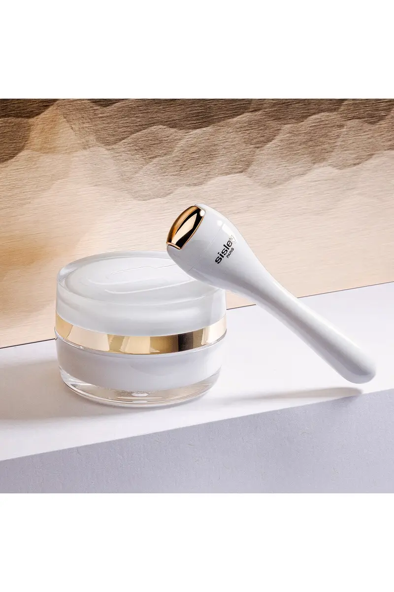 Sisley-Paris Sisleya L'Integral Anti-Age Eye & Lip Contour Cream | Thumbnail 6 Sisley-Paris Sisleya L'Integral Anti-Age Eye & Lip Contour Cream | Thumbnail 6