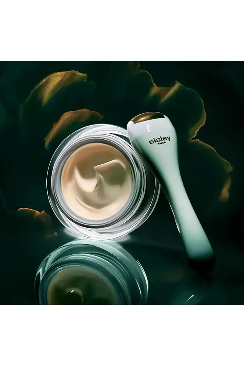 Sisley-Paris Sisleya L'Integral Anti-Age Eye & Lip Contour Cream | Thumbnail 7 Sisley-Paris Sisleya L'Integral Anti-Age Eye & Lip Contour Cream | Thumbnail 7