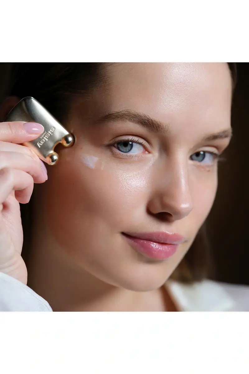 Sisley-Paris Supremya At Night The Supreme Anti-Aging Eye | Thumbnail 8 Sisley-Paris Supremya At Night The Supreme Anti-Aging Eye | Thumbnail 8