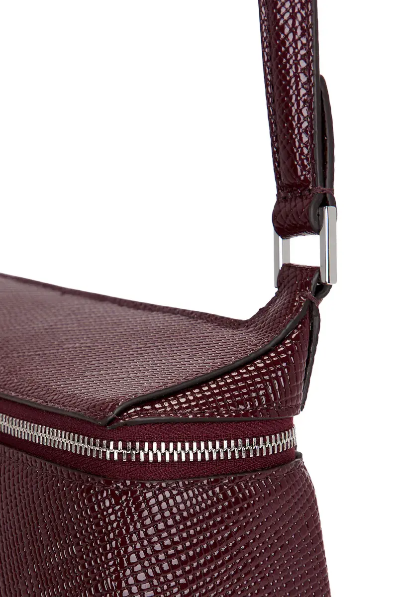 TOTEME Clip Palmellato Patent Shoulder Bag | Thumbnail 7