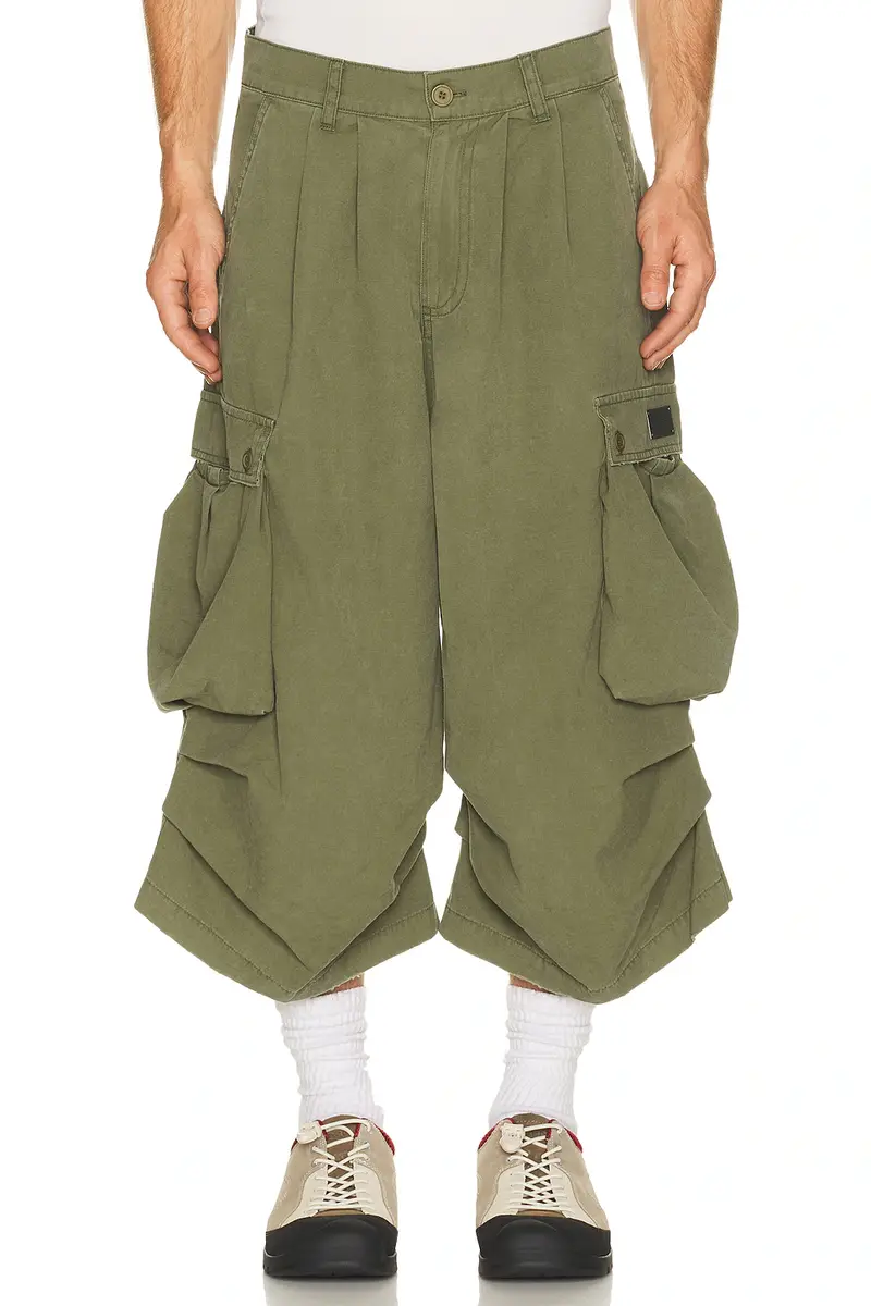 Strike Oil Oversized Cargo Shorts | Thumbnail 2 Strike Oil Oversized Cargo Shorts | Thumbnail 2