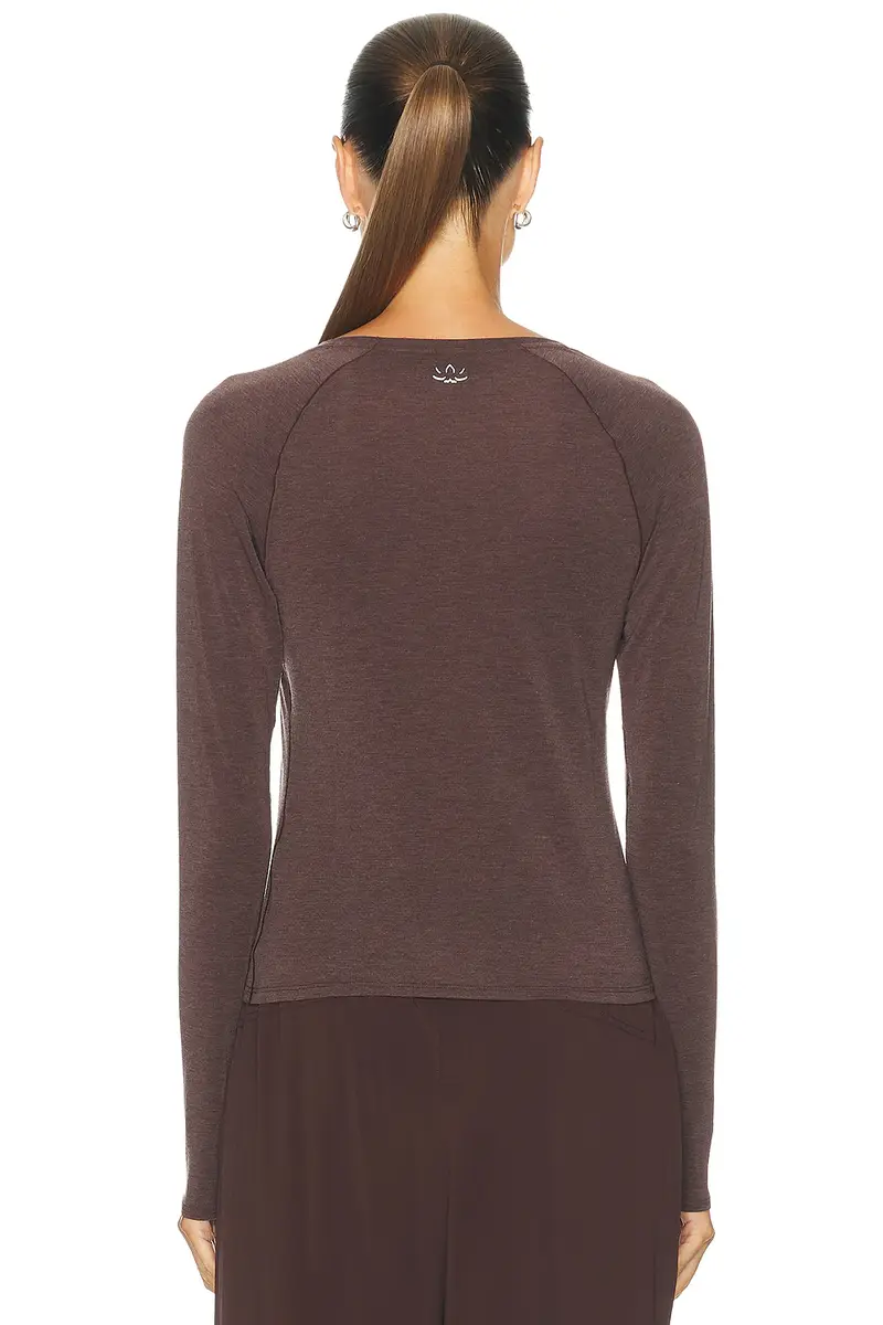Beyond Yoga Breezeweight Long Sleeve Top | Thumbnail 3 Beyond Yoga Breezeweight Long Sleeve Top | Thumbnail 3