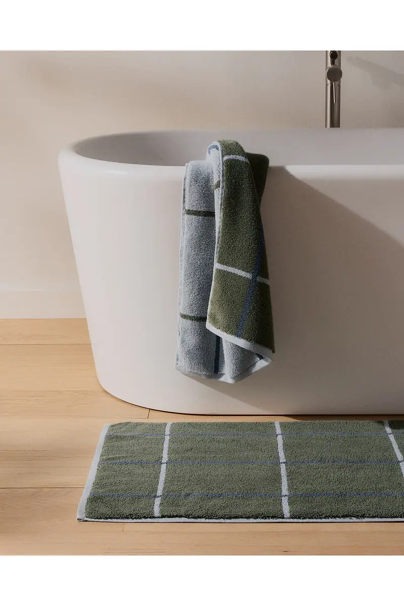 Parachute Organic Plush Tub Mat | Thumbnail 4