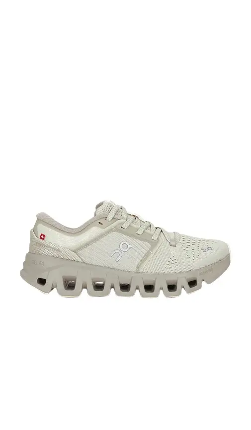 ON Cloud X 5 Sneaker