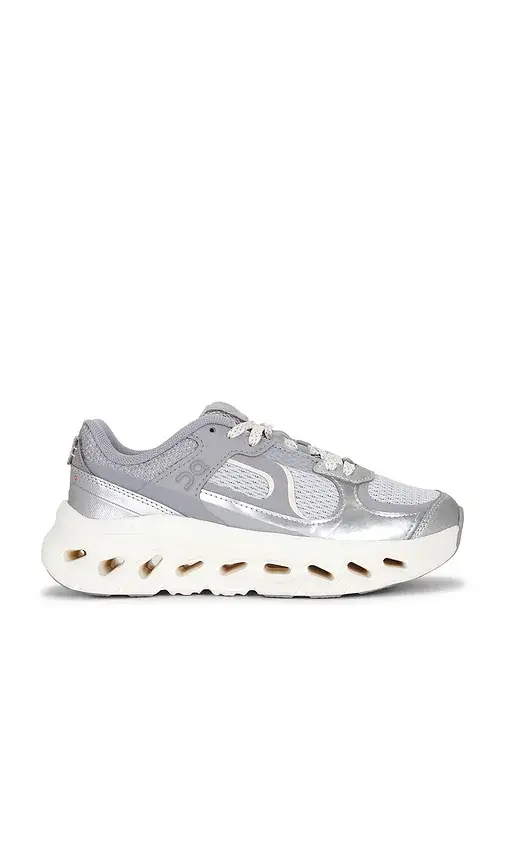 ON Cloudtilt Arc Sneaker