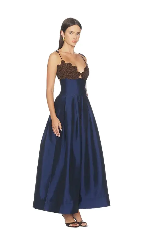 Maylé Vásquez Arena Dress