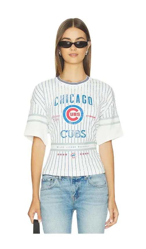 Chicago Cubs Femme Lace-back Graphic Tee Chicago Cubs Femme Lace-back Graphic Tee