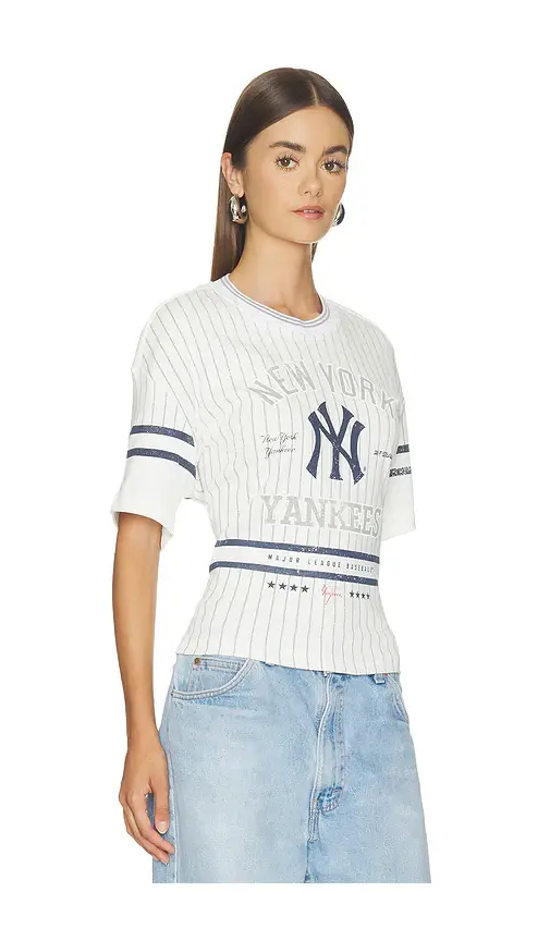 Off Season NY Yankees Femme Lace-back Graphic Tee | Thumbnail 2