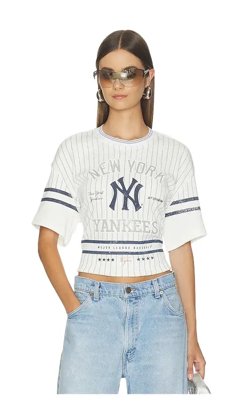 NY Yankees Femme Lace-back Graphic Tee