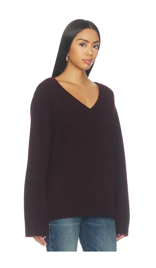 Frame The Cashmere Relaxed V Sweater | Thumbnail 2 Frame The Cashmere Relaxed V Sweater | Thumbnail 2