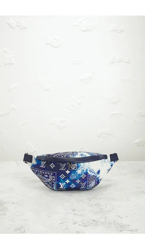 Louis Vuitton Monogram Bandana Discovery Bum Bag | Thumbnail 2 Louis Vuitton Monogram Bandana Discovery Bum Bag | Thumbnail 2