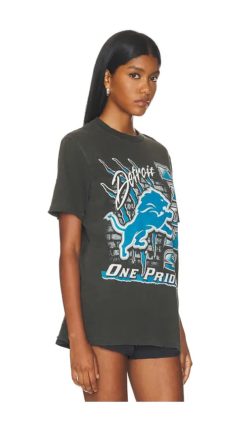 Junk Food Lions City Edition Vintage Tee | Thumbnail 2