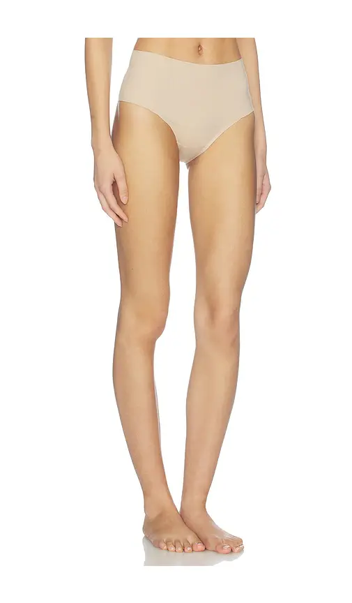 Spanx Spanxsupersmooth Undie-tectable 26' Rise Thong | Thumbnail 2 Spanx Spanxsupersmooth Undie-tectable 26' Rise Thong | Thumbnail 2