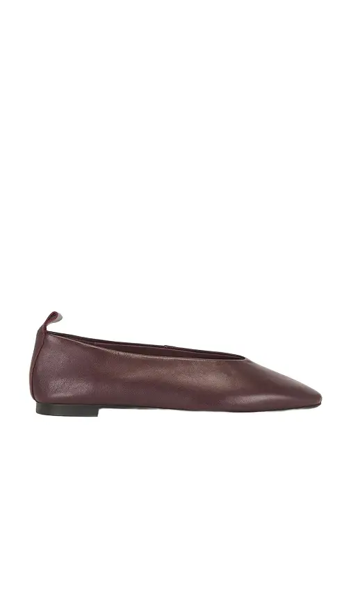 Steve Madden Swanky Flat