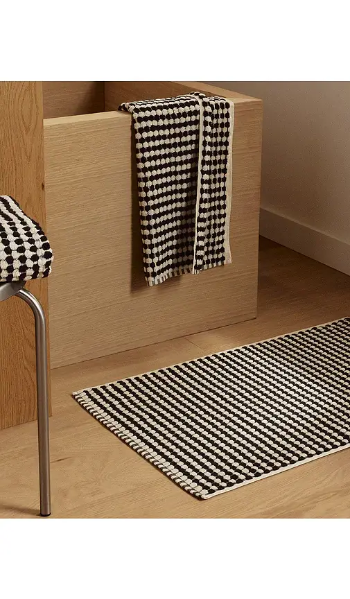 Parachute Organic Mosaic Bath Tub Mat | Thumbnail 2