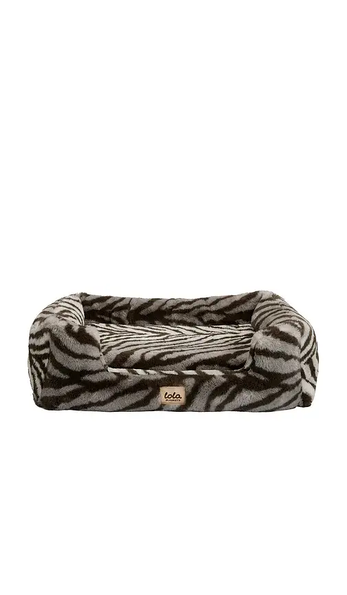 Lola Blankets Small Pet Bed | Thumbnail 2
