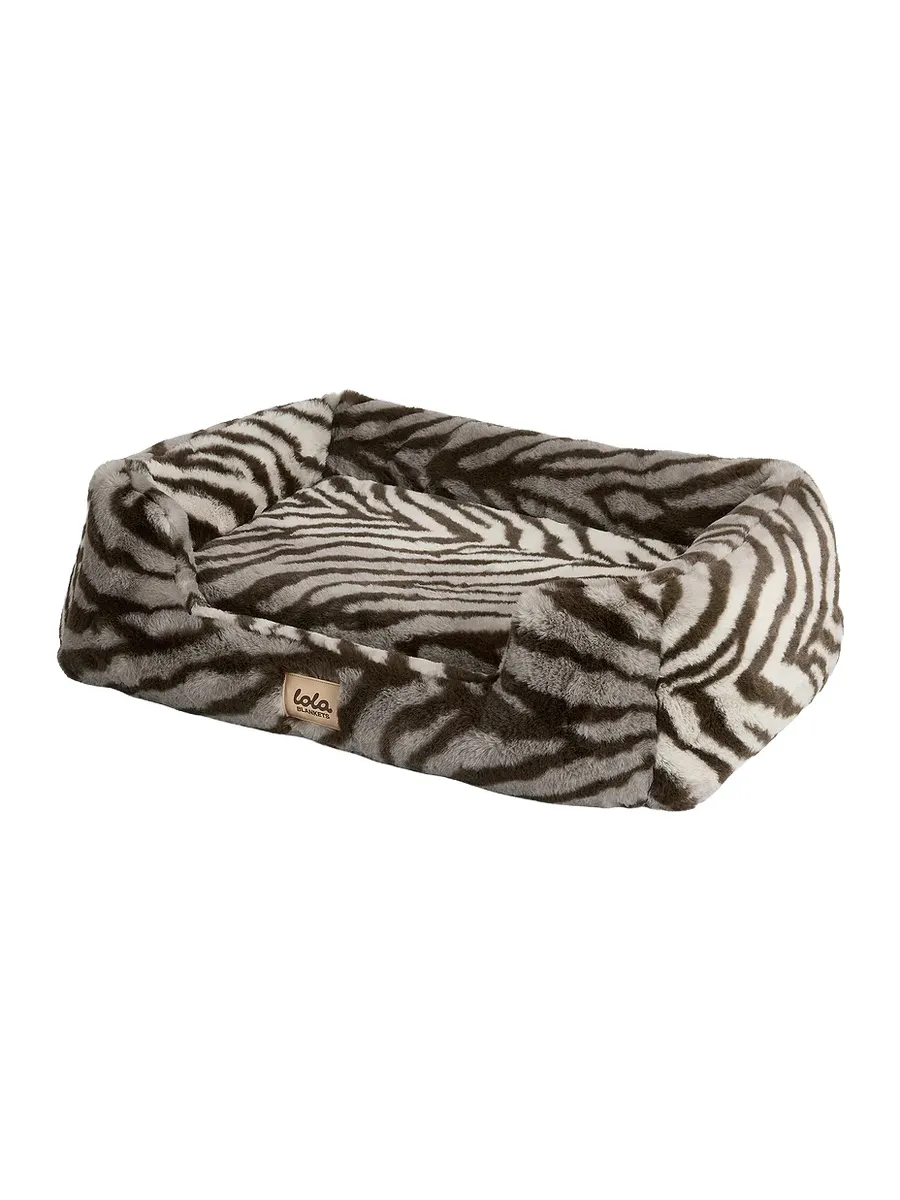 Lola Blankets Small Pet Bed
