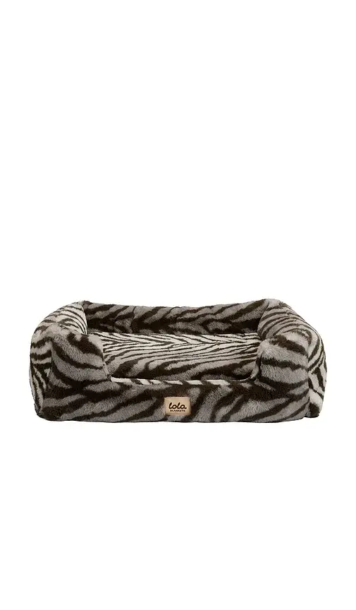 Lola Blankets Large Pet Bed | Thumbnail 2 Lola Blankets Large Pet Bed | Thumbnail 2