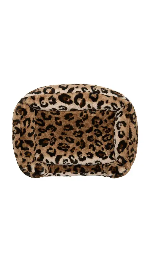 Lola Blankets Large Pet Bed | Thumbnail 2 Lola Blankets Large Pet Bed | Thumbnail 2
