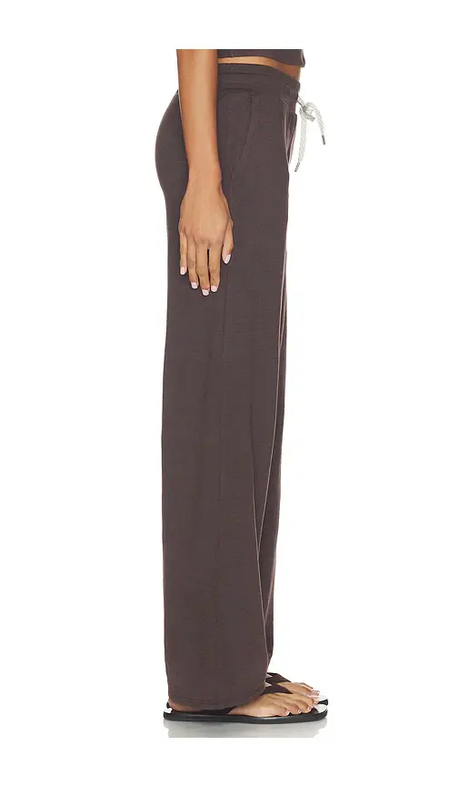 Vuori Halo Essential Wide Leg Pant | Thumbnail 2 Vuori Halo Essential Wide Leg Pant | Thumbnail 2